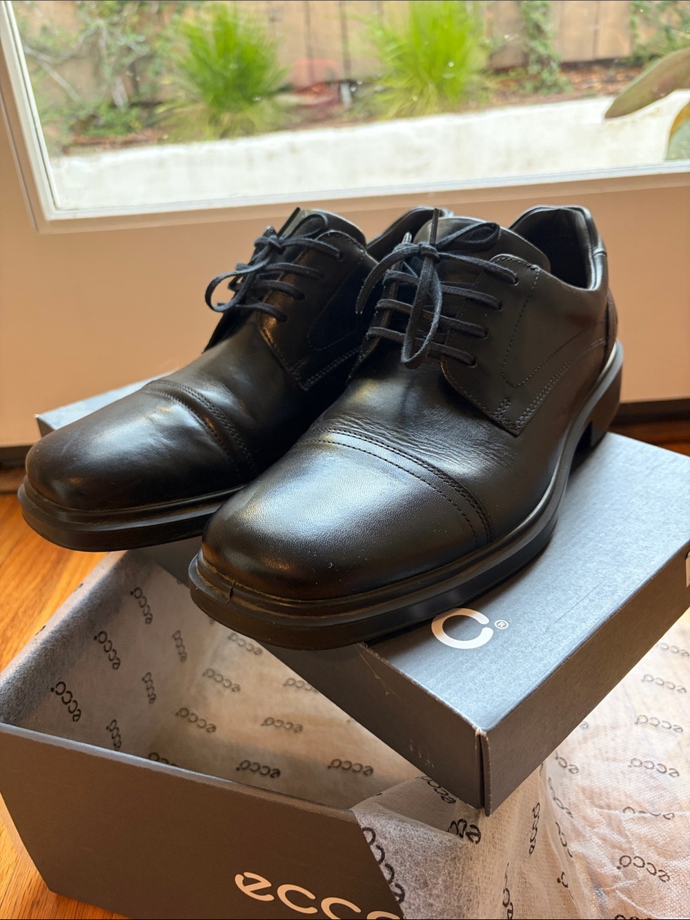 Ecco Black Leather Lace-Up Derby Shoes